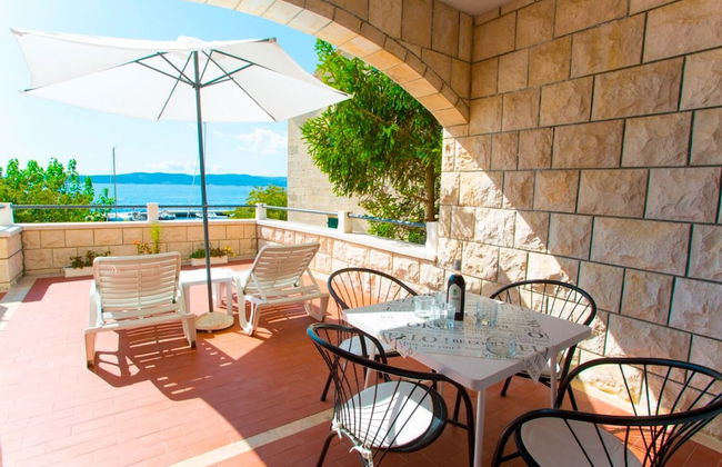 Hope - 30m to the sea & Seaview - A4 - Photo 1