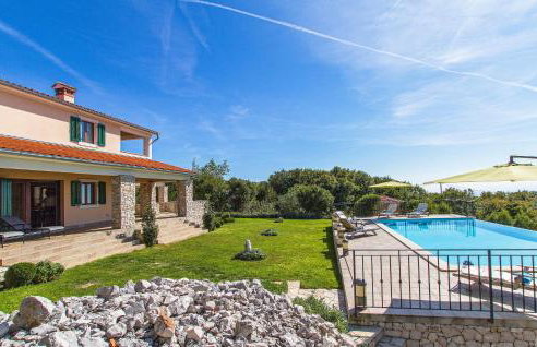 Awesome Home In Labin - Photo 10