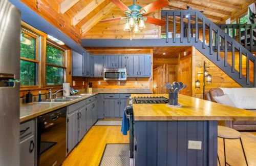 Downward Dog Lodge - Mountain Yoga Retreat, Hot Tub & Pet-Friendly Escape - Foto 31