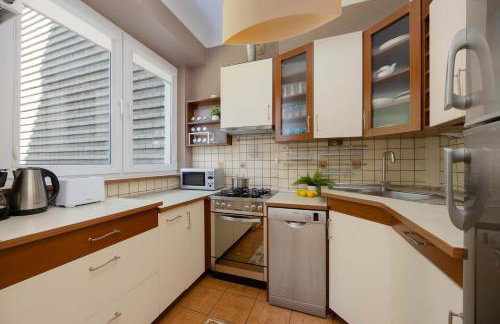 Atmospheric and Spacious Apartment in Warsaw for 3 People by Noclegi Renters - Foto 10