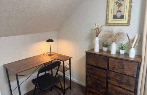 Cozy 3 4 BR Home Ideal for Family - Foto 27