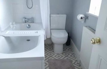 Cheerful Snowdonia cottage,garden snug, mountain views, sleeps 4, near zip world - Foto 10