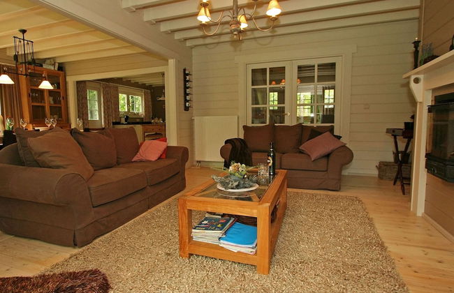 Countryside Chalet in Bomal sur Ourthe With Sauna, Balcony - Photo 10