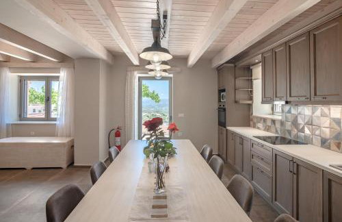 Alexandras's Mansion - Photo 3