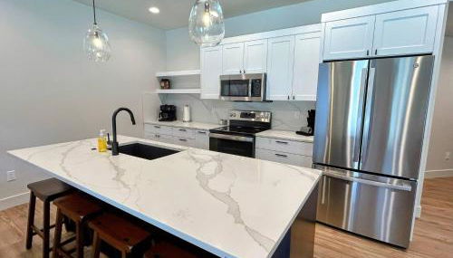 Alpine Escape Luxury Retreat, Hot Tub, Walkable, Mountain Views, 3 King Beds - Foto 5, Other