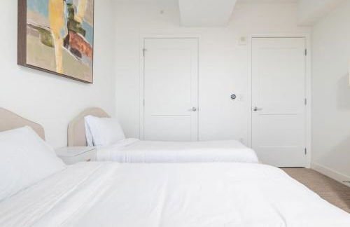 Central Square 3BR Condo with Downtown View Gym and Parking - Foto 51