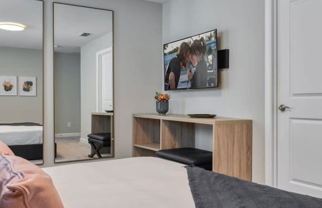 Super Spacious Near Disney With Private Pool - Photo 30