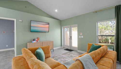 Sunny Auburndale Retreat with Pool - Photo 2