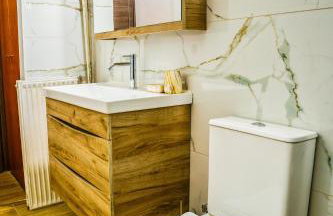 Four lakes luxury suites - Photo 15