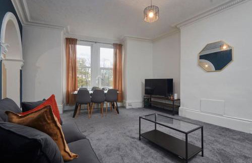 Large 4 bedroom flat close to city, street parking - Foto 22