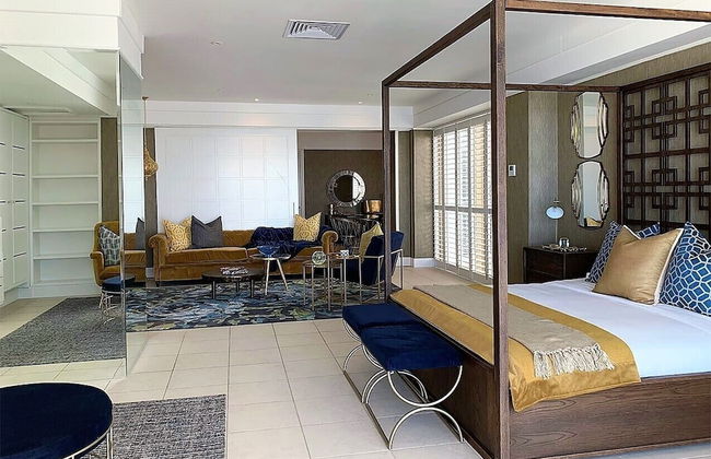 Clifton YOLO Spaces – Clifton Mansion Villa - Photo 9