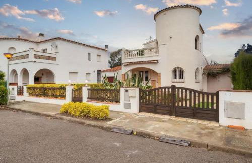 Comfortable house with a pool very close to the beach, Amfora Cugat Sant Pere Pescador - Foto 62