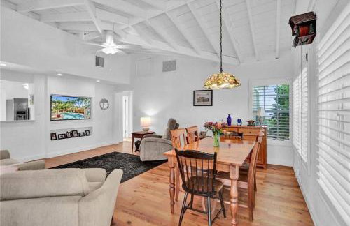 Chic Victoria Park Villa with Heated Pool and Spa - Foto 17