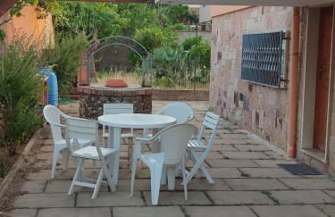 Casa Franca - Sant'Antioco a pochi passi dal lungomare - garden, sea and relaxation - Foto 12