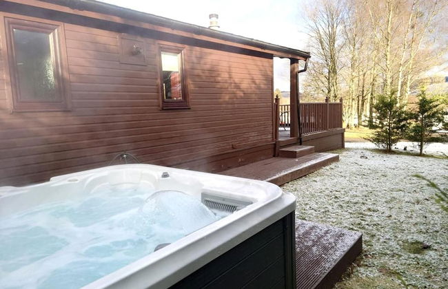 Stunning 4-bedroom Cabin With Hot Tub in Beattock! - Foto 12