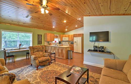 Crystal River Cottage on 1 Acre with Deck and Porch! - Foto 6