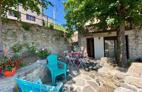 Charmante maisonnette à Blavozy, proche du Puy-en-Velay, avec terrasse privative, WiFi, et parking - FR-1-582-57 - Foto 2