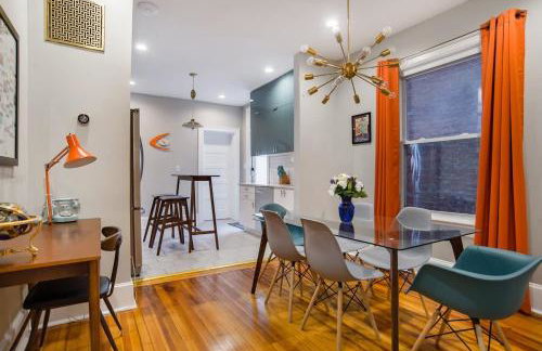 Mid-Century Marvel Steps from Restaurants Bars and Markets 3BR & 2BA - Foto 4