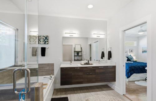 5 mins to Downtown - Houston Rodeo - Sleeps 7 - Photo 29