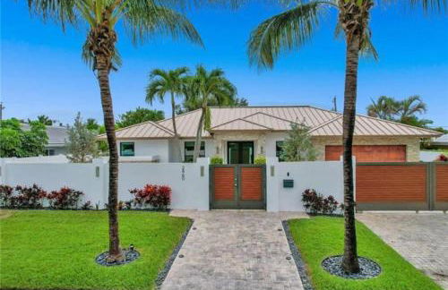 Lynoras Luxe Estate 3 bedroom 3 bath with Modern Design and Heated Pool - Foto 9