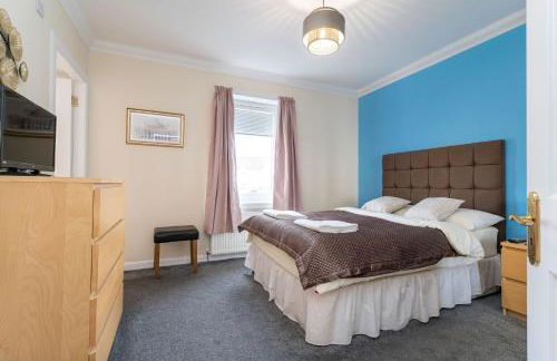 NEW Four Bedroom House - all rooms ensuite - Photo 34