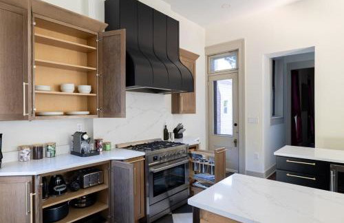 Blushing Pink Manor! Off Frankfort Ave! 8 BR! - Foto 73