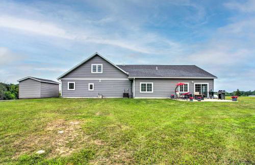 Quiet Retreat with Kayak and Patio, Walk to Lake! - Foto 23