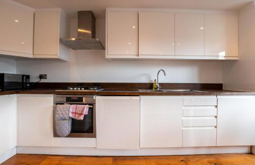 1BR Flat, Sleeps 4, Opposite Gunnersbury Station - Foto 11
