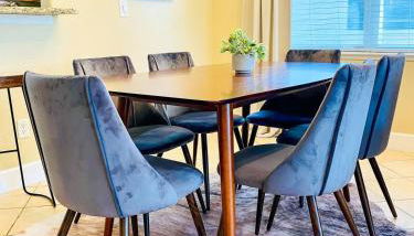 Modern DT Home-King size Bed-Patios-Long Stays-WiFi - Foto 5