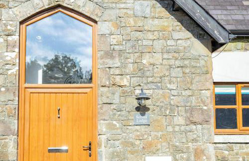 School Lodge - Photo 3