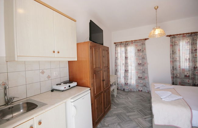 Hara Studios and Apartments - Photo 46