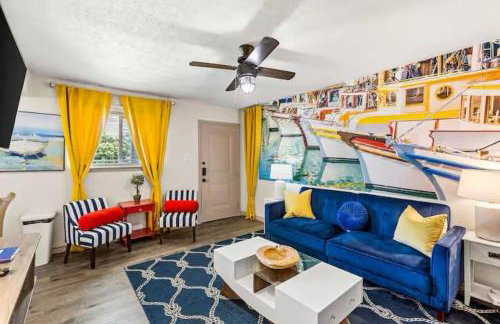 The Tides of Galveston Pet Friendly Walk to Beach - Photo 2