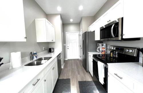 Central Cedar Falls Townhome - King Beds! - Foto 25