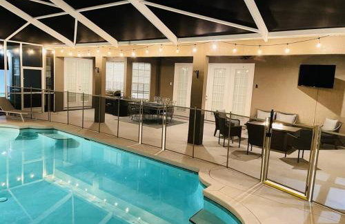 Luxury Heated Pool Home, Hot tub, King bed suite - Foto 30