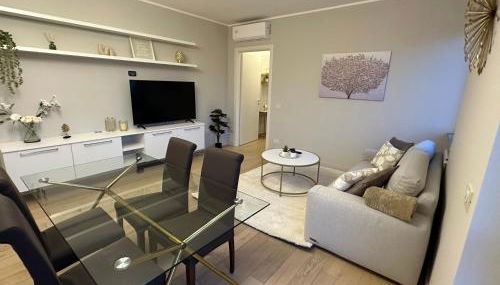 The Captain Apartments Marina next to Verbella Leonardo Academy MXP - Photo 2