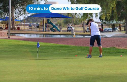 StayShores Chic Retreat – Pool HotTubSweet Sleep - Photo 9