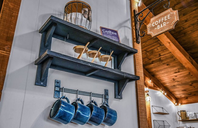 Cliff Haven 1 Bedroom Cabin by RedAwning - Photo 13