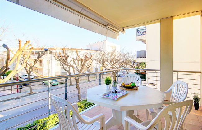 Beachfront Apartment in Roses - Photo 15