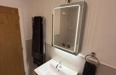 Stansted Airport Stay, Parking and Luxury Suite - Foto 10