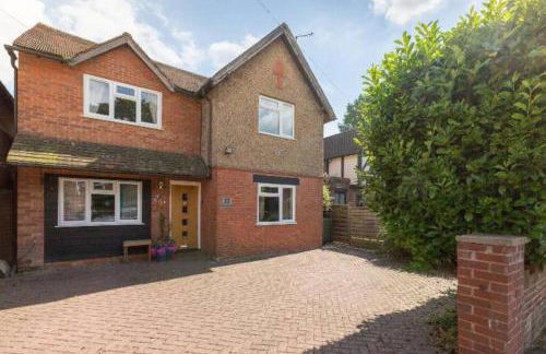 6 bedrooms beautiful home 3 bathrooms, quiet location with garden near Legoland Windsor Heathrow - Foto 16
