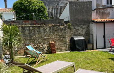 Elégante maison familiale au cœur des remparts de la citadelle - Foto 7