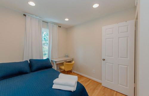 5 bedrooms with 4 Full Bath Fire Pit BBQ and Plush Amen on 1 2 acre - Photo 37