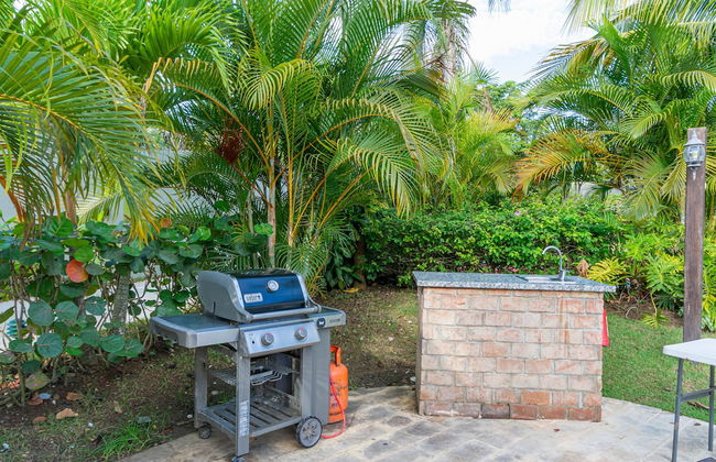 Modern Apt With free parking and AC 3brs - Foto 33