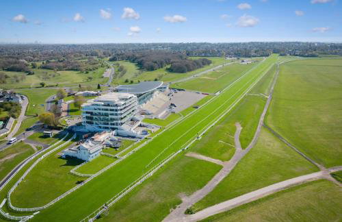 Modern Serenity in Langley Vale - Photo 27