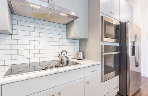 6 Bedroom Quiet Townhome! 6min to Airport & 15min to Downtown! - Foto 8