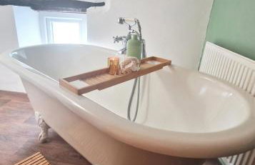 Historic 1629 May Cottage with Hot Tub - Photo 15