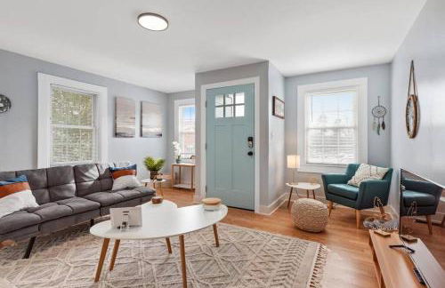 BOHO BUNGALOW - STEPS FROM HISTORIC DOWNTOWN APEX - Foto 1