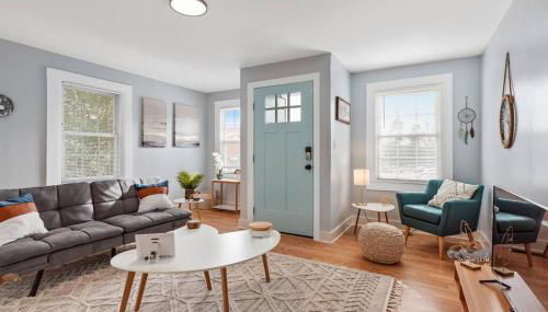 BOHO BUNGALOW - STEPS FROM HISTORIC DOWNTOWN APEX - Foto 1