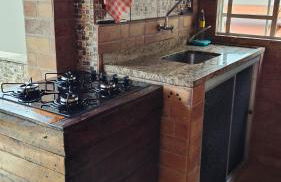 Casa Espaço Sara Piscina com total privacidade, área gourmet completa com churrasqueira fogão a lenha, a 5min do centro e do parque das águas - Foto 57