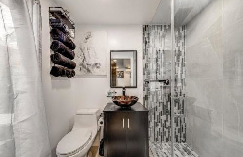 Mod Bungalow with Ultra-Private Outdoor Hang Space! - Foto 17